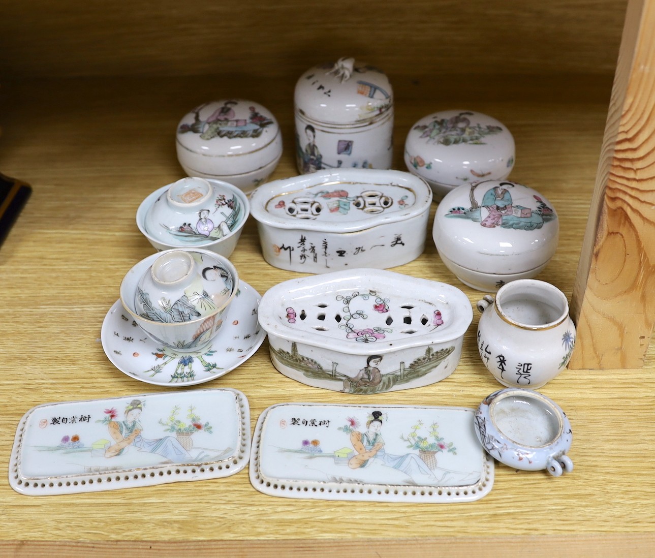 Twelve items of Chinese Republic porcelain, including two bird feeders, tallest 10 cms high